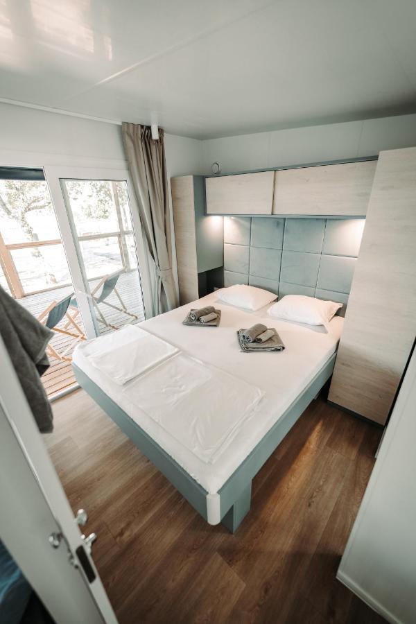 Sea House Pool & Jacuzzi - Privilege Point Camping & Villas 셀스 외부 사진