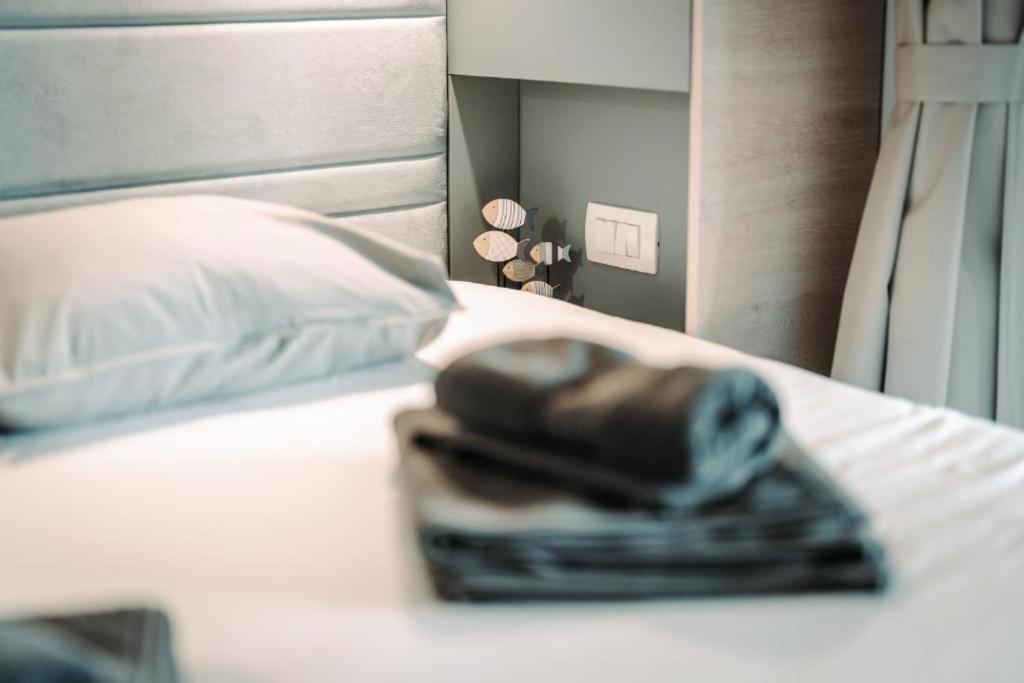 Sea House Pool & Jacuzzi - Privilege Point Camping & Villas 셀스 외부 사진