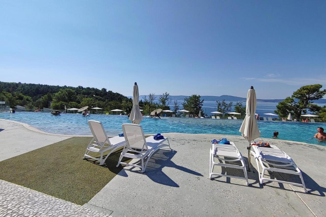 Sea House Pool & Jacuzzi - Privilege Point Camping & Villas 셀스 외부 사진